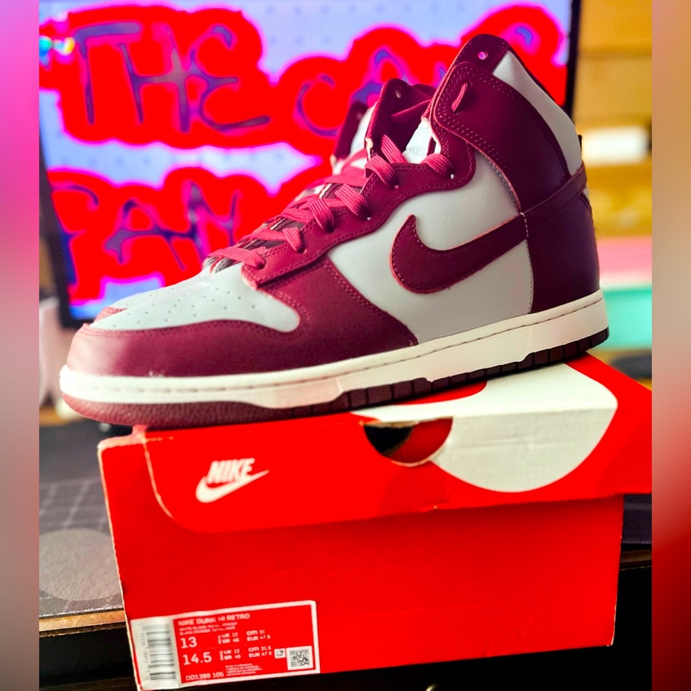 Nike Dunk High ' Beetroot ' W/Rep Box  Size 13M (Worn Twice).